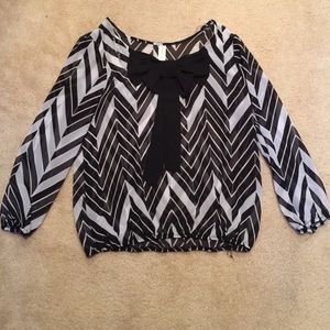 No Boundaries black and white blouse