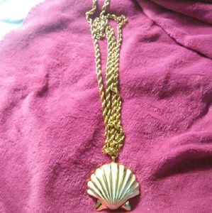 Lilly Pulitzer Monet seashell necklace