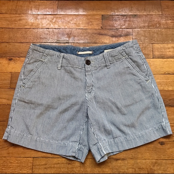 1969 Gap pinstriped shorts. Size 6.