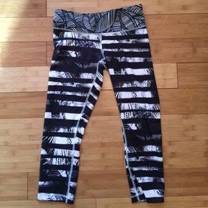Lululemon shady palms crop