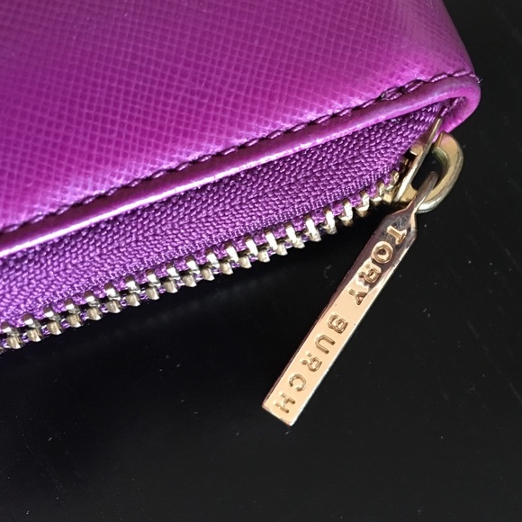 Tory Burch Zip Wallet - Picture 4 of 4