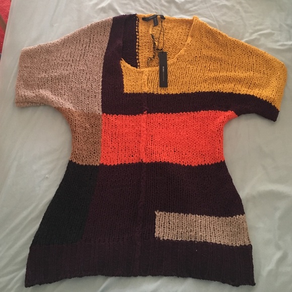 BCBG short sleeve sweater