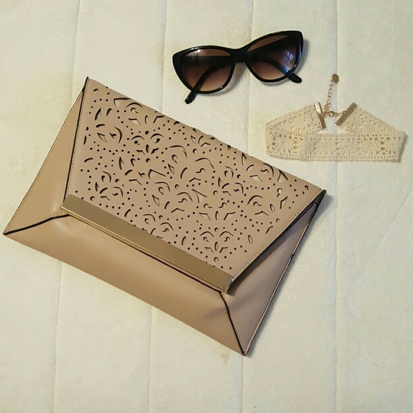 Handbags - 🎉SALE🎉 Laser-cut Nude Clutch