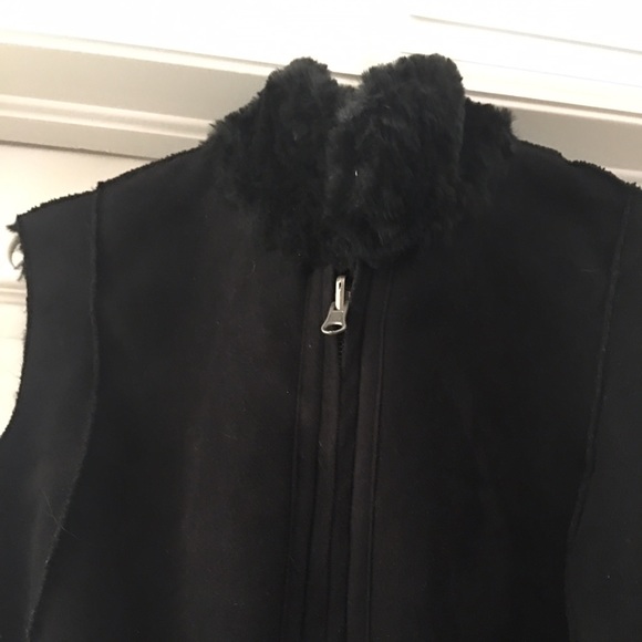 ❤️Luxurious Reversible faux fur/suede Vest - Picture 2 of 4