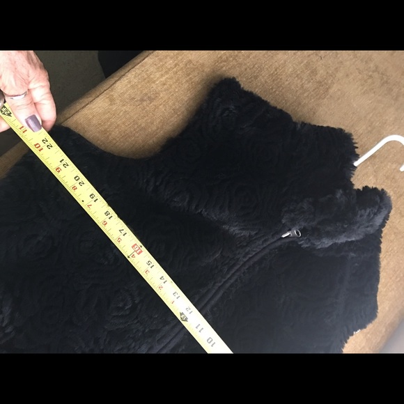 ❤️Luxurious Reversible faux fur/suede Vest - Picture 3 of 4