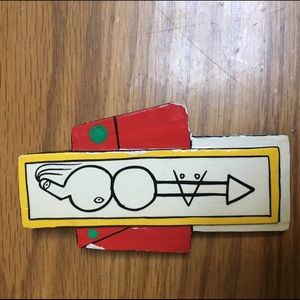 Cute avant-garde brooch.