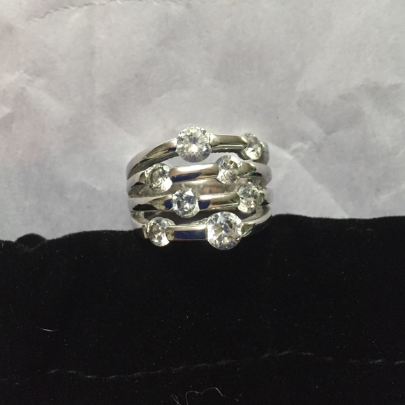 Ring. Fashion. Size 6