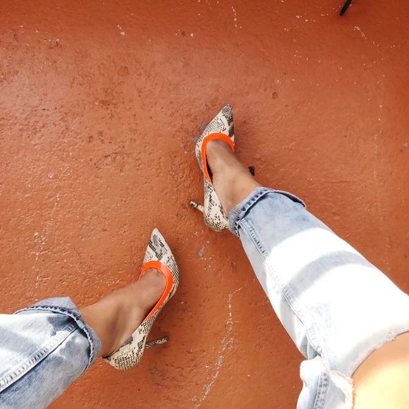BCBGeneration Shoes - BCBGeneration snake skin pump
