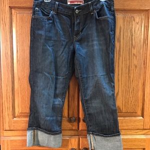 Gap cuffed capris. Size 8
