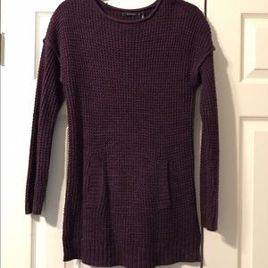 Daisy Fuentes M long purple knitted sweater