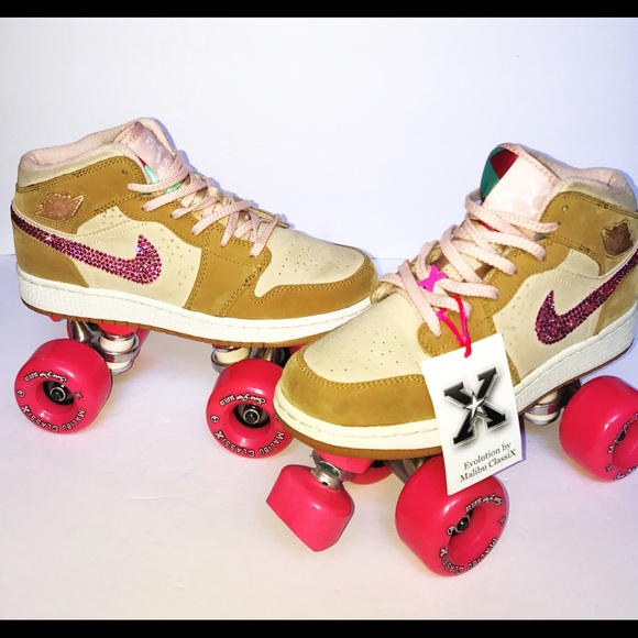 Nike Jordan Retro 1 Lola #10 SpaceJam Rollerskate - Picture 2 of 3