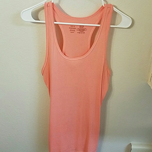 Tops - Picture 4 of 4