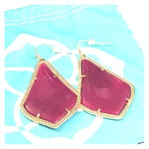 Perfect Kendra Scott Earrings!