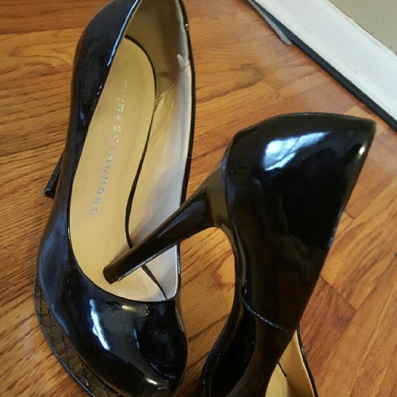 Chinese Laundry - Blk size 6 heels