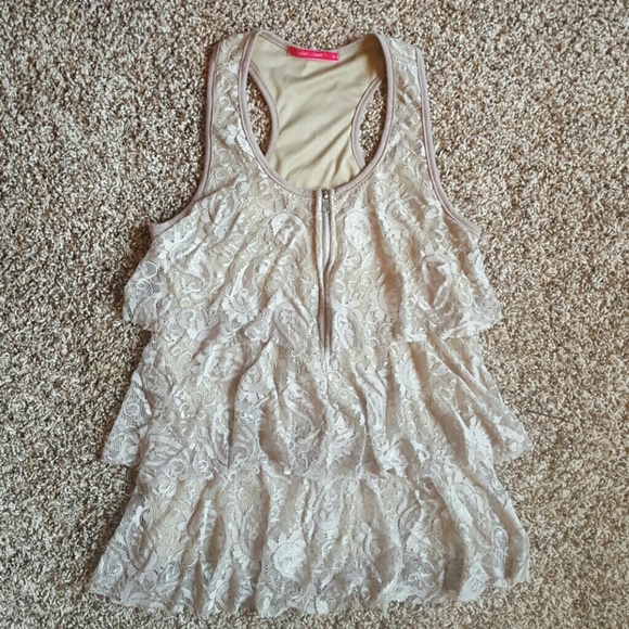 Ruffle tank with zipper