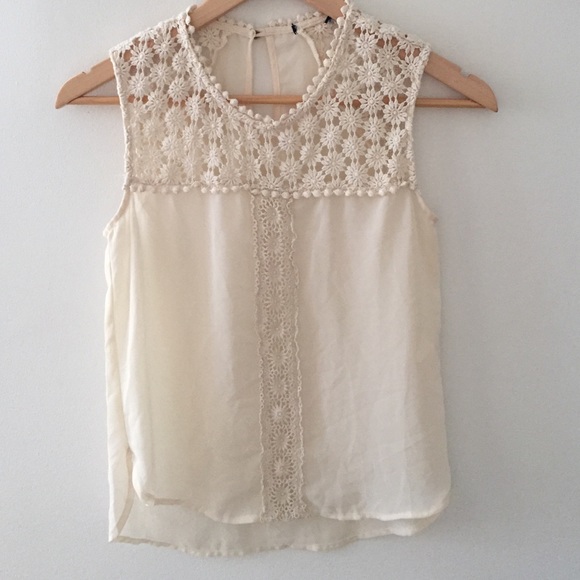 Gauzy ivory daisy eyelet top - Picture 1 of 2
