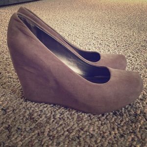 Fergalicious nude wedges