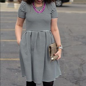 Lularoe Amelia Dress size small