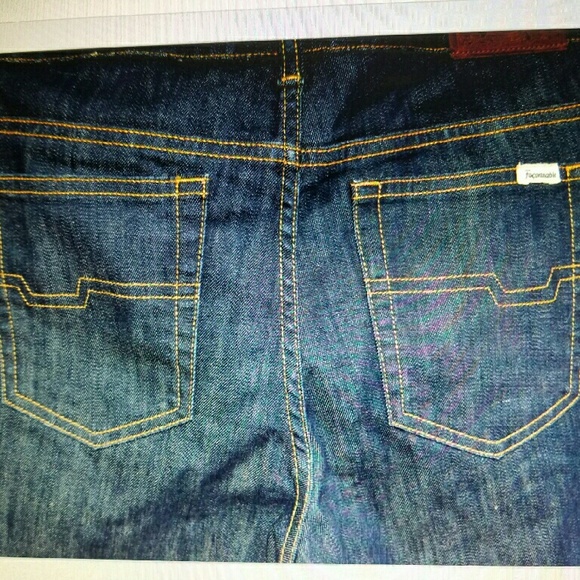 Faconable Jeans - Picture 2 of 4