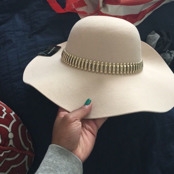 Fashion floppy hat 🌻🌼