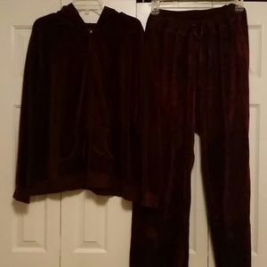 LIKE NEW VALOR SWEAT SUIT/JOGGERS