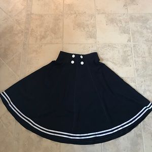 High-waisted retro-style nautical skirt