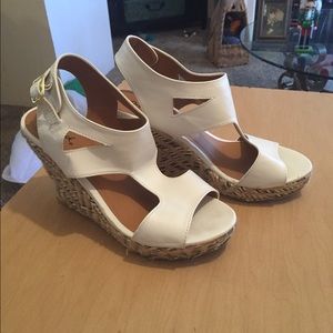 White open toe wedges size 10