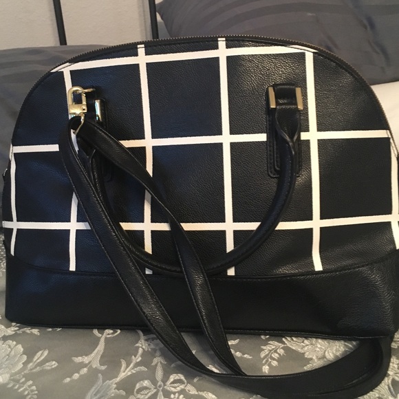 Black and white Merona shoulder bag