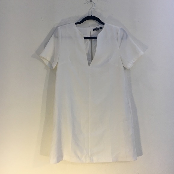 Wherever 21 White shift dress, key whole back