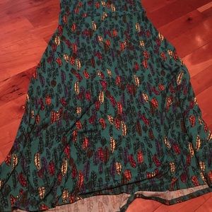 Large Lularoe feather Maxi skirt