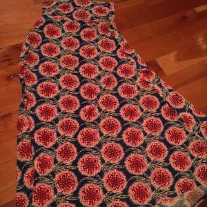 Large Lularoe Maxi- silky