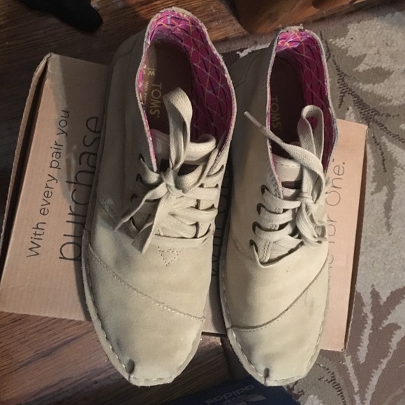 Toms Wmn - Picture 2 of 4