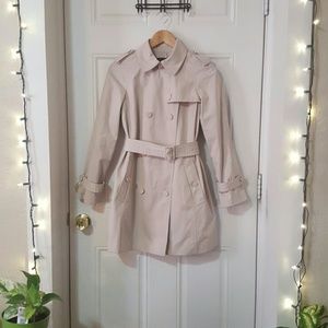 TALBOTS Classic Beige Trench Coat. Size 6 Petite.