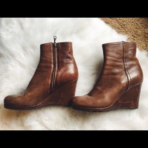 Prada brown leather wedge boots size 40