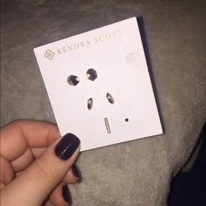 •sold• Kendra Scott Austin Studs