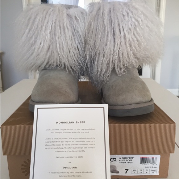 Women's short fluffy uggs