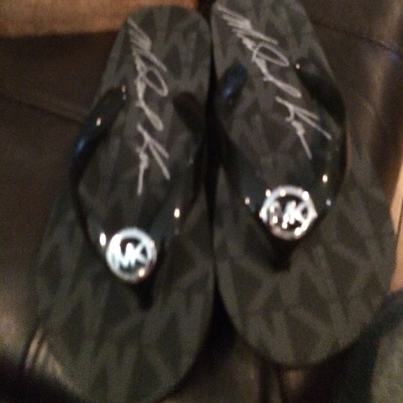 Micheal Kors sandals size 7