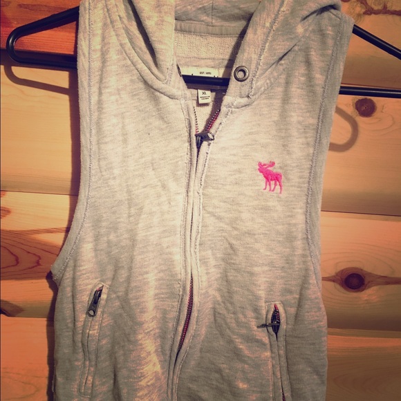 Abercrombie sweater vest
