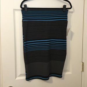 BNWT LuLaRoe Cassie skirt, size M, blue gray black