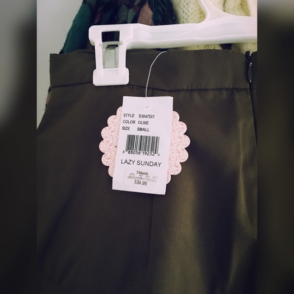 Skirt - Picture 3 of 3