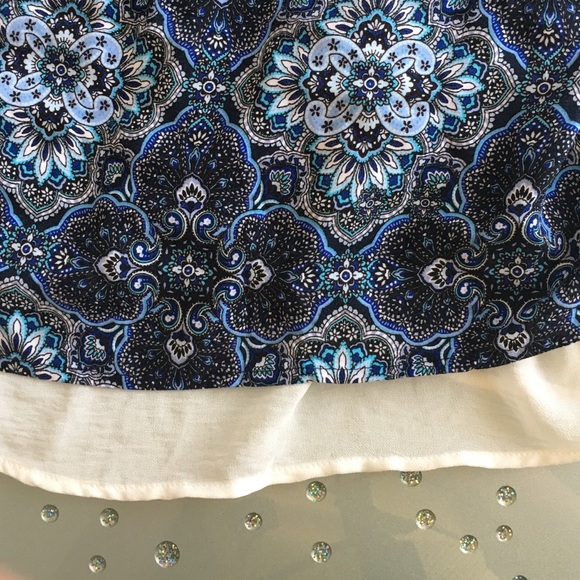 printed top - Picture 2 of 2