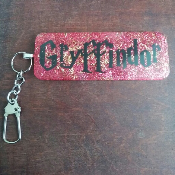 Harry Potter Slytherin Gryffindor House Keychains - Picture 3 of 4