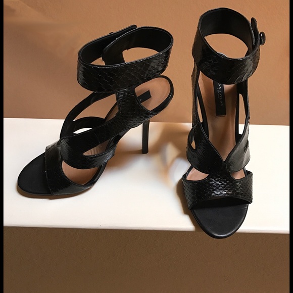 High Heels - Picture 2 of 3