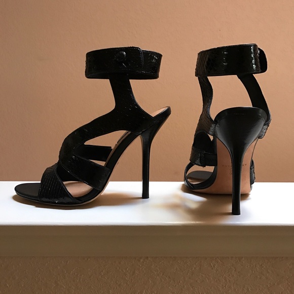 High Heels - Picture 3 of 3