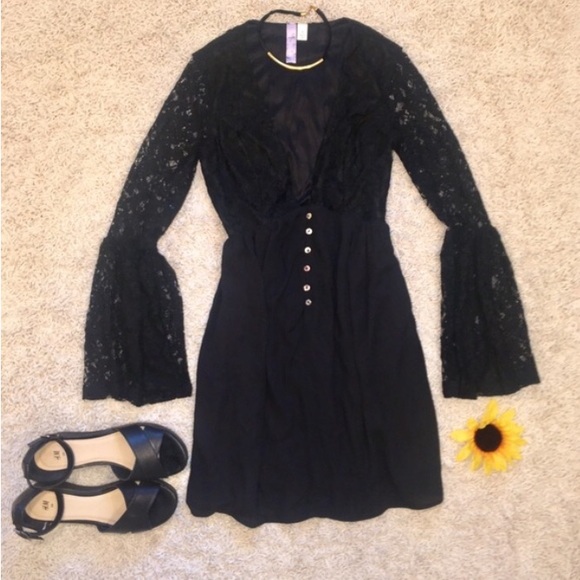 Chic V Neck Black Long Sleeve Lace Mini Dress Sm - Picture 2 of 4
