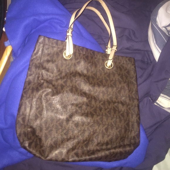 Authentic Michael Kors Bag - Picture 3 of 6