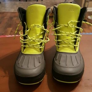Nike Boots  FIRM PRICE