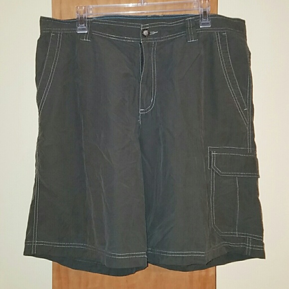 Men's Columbia Cargo Shorts (38)