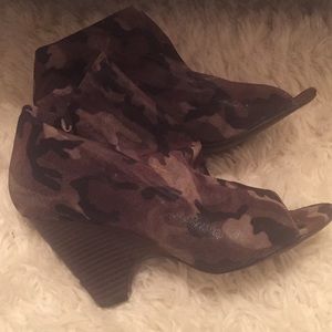 Camo wedges