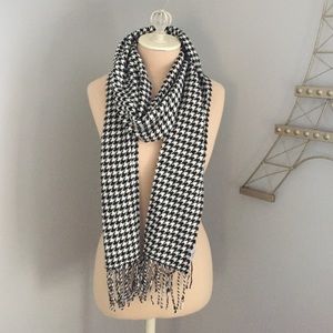 Houndstooth Scarf